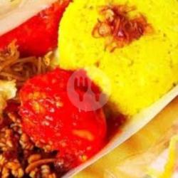 Nasi Kuning Telur Balado/telur Dadar