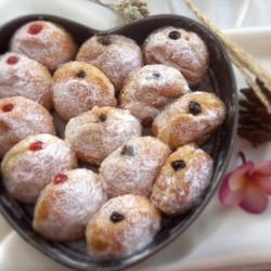 Bomboloni Coklat/strawberry/blueberry/keju