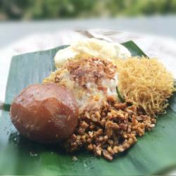 Nasi Uduk Semur Kentang(bihun   Orek Tempe)