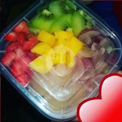 Buah Potong Fresh Laris, Size S/350ml, Tanpa Saos Dressing Dan Parutan Keju.