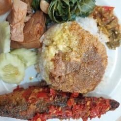 Nasi Gembung Balado Merah