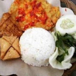 Nasi Telur Tahu Tempe Sambel Bawang