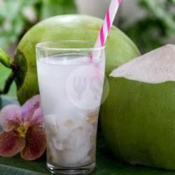 Kelapa Muda Asli Murni Di Plastik/cap