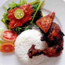 Ayam Bakar Plecing Kangkung