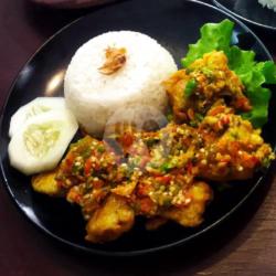 Ayam Geprek Sambal Merah Hijau