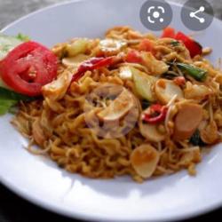 Nasi Goreng Indomie Goreng