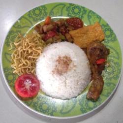 Nasi Campur Ayam Saus Inggris