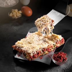 Martabak Telur Bebek Corned Beef Mozzarella