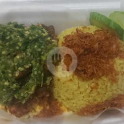 Nasi Kuning Sayap Penyet