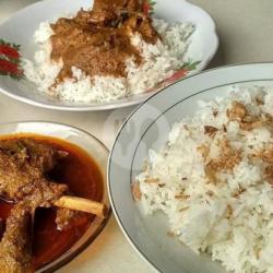 Nasi Putih Kari Bebek Atau Kari Ayam
