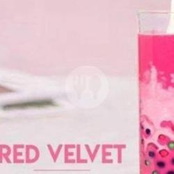 Red Velvet Drink With Chewy Boba