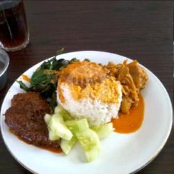Nasi Padang Rendang