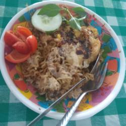 Indo Mie Goreng Telor Ceplok (pedes)