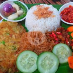 Nasi Rames Komplit   Telur Dadar