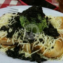 Roti Bakar Tiramitsu Grentea