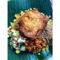 Nasi Kuning Bakwan Jagung