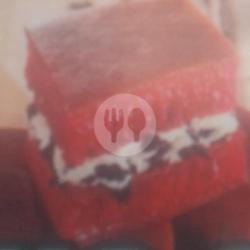Martabak Red Velvet   Keju Coklat