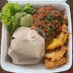 Paket Nasi Ayam Oseng Pedas Kemangi