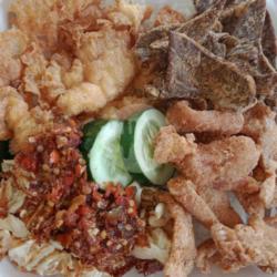 Nasi Kulit Ayam Paru Telur Crispy Melimpah