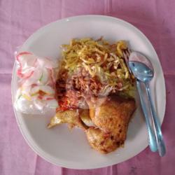 Nasi Kuning Ayam