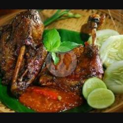 Bebek Bakar Sambel Lalapan