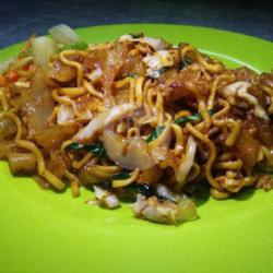 Mie Goreng Campur Kwetiaw