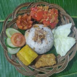 Nasi Tutug Oncom Ayam Penyet