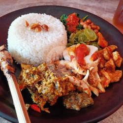 Nasi Campur Betutu Nyat-nyat