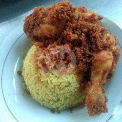 Nasi Kebuli Telor Ayam Goreng