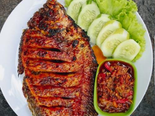 Ayam BAKAR ROJO SAMBEL