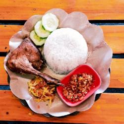 Bebek Goreng Sambel Korek / Pencit