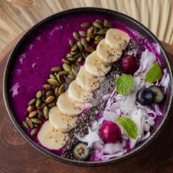 Dragon Fruit Smoothie Bowl