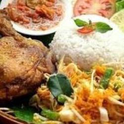 Ayam Penyet Urap   Nasi