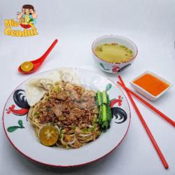 Mie / Yamien Pangsit Rebus