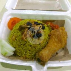 Nasi Kebuli   Ayam Goreng