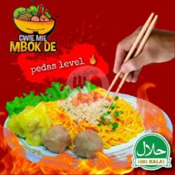 Cwie Mie Pedas Sedang