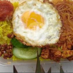 Nasi Kuning   Telor Ceplok