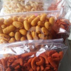 Aneka Snack-snack Berat 200gr