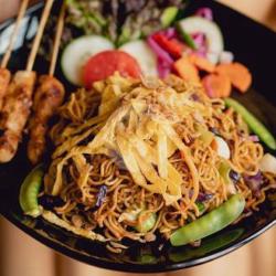 Indonesian Stir Fried Noodle Chicken