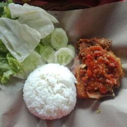 Nasi Ayam Dada Penyet Sambal Merah