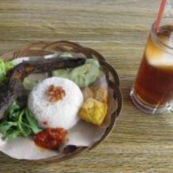 Super Lele Komplit/lele Nasi   Sambel   Tahu   Tempe   Teh Es