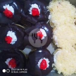 Donat Keju Dan Blackforest