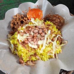 Nasi Kuning Kumplit