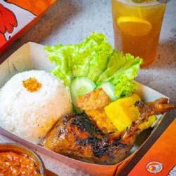 Nasi Ayam Bakar Paha Tahu Tempe   Es Lemon Lea