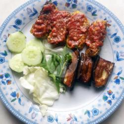 Tempe Bakar Penyet Sambel Merah   Lalapan Terong