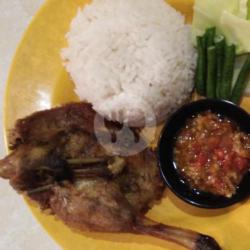 Nasi Bebek Goreng Plus Tempe Sambel Bledek