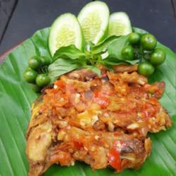 Ayam Penyet Serundeng Candhik Ayu