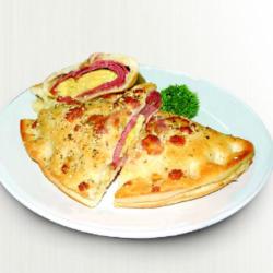 Calzone Egg, Cheese And Beef