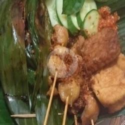 Paket Nasi Bakar Kulit Serundeng