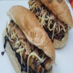 Hotdog Manis Pisang Coklat Keju